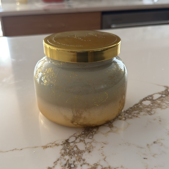 Volcano Glimmer Oversize Signature Jar Candle Capri Blue - Picture 6 of 6